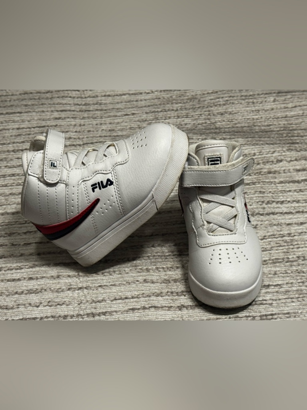 Fila Toddler Sneakers Size 7 White Red Shoes